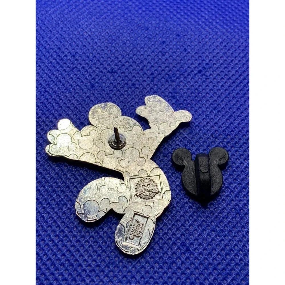 2012 Mickey Mouse Disney pin